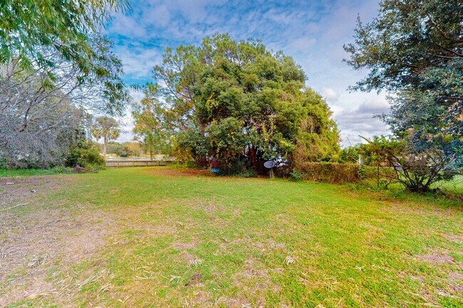 Building Photo - 2501 Weber St