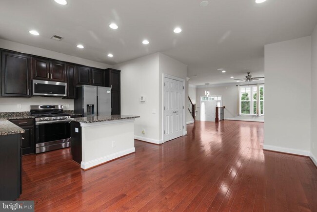 Building Photo - 42735 Telford Terrace