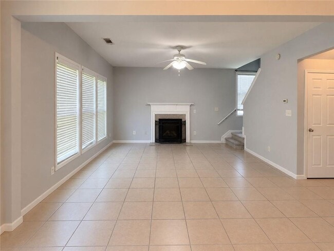 Building Photo - 2268 White Alder Dr NE