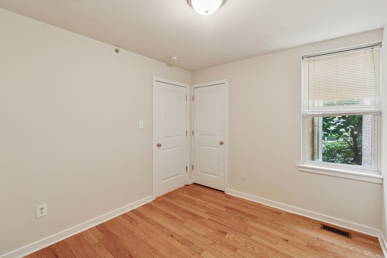 Building Photo - 1740 N Sydenham St