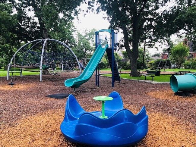 Building Photo - 14 Bradford Cir