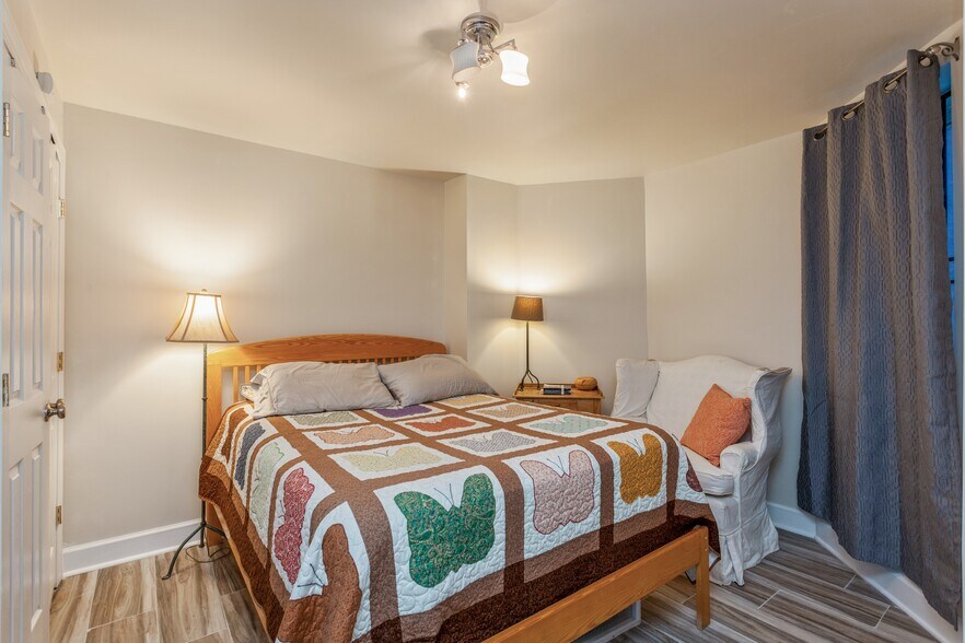 Building Photo - 304 Q St NW