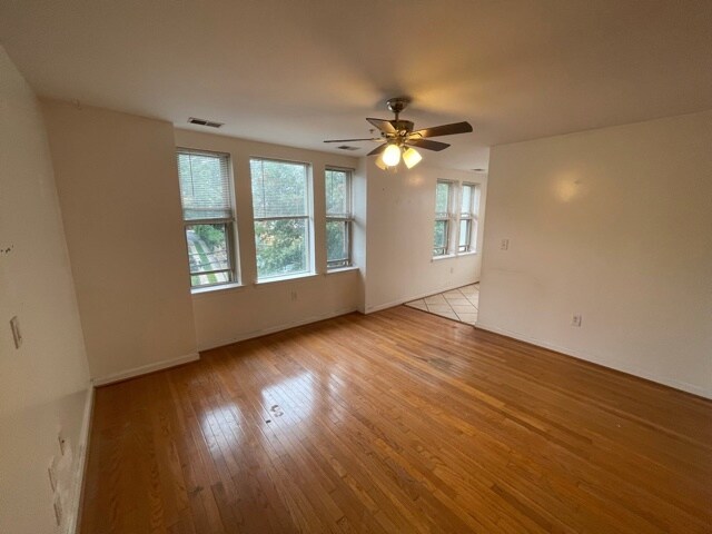 Building Photo - 1210 Perry St NE
