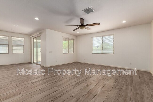 Building Photo - 35565 N Bandolier Dr