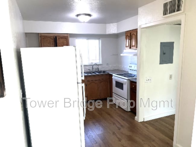 Building Photo - 2740 Crosby Way