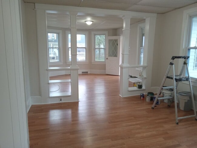 Building Photo - 2 Bedroom House in Millville NJ FOR RENT $1500
