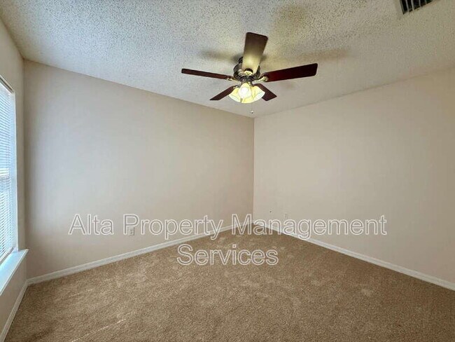 Building Photo - 4680 Playschool Dr