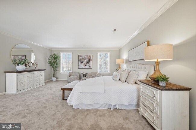 Building Photo - 8815 Surrey Ct