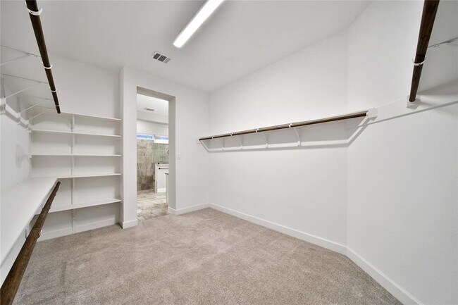 Building Photo - 32193 Park Plains Dr