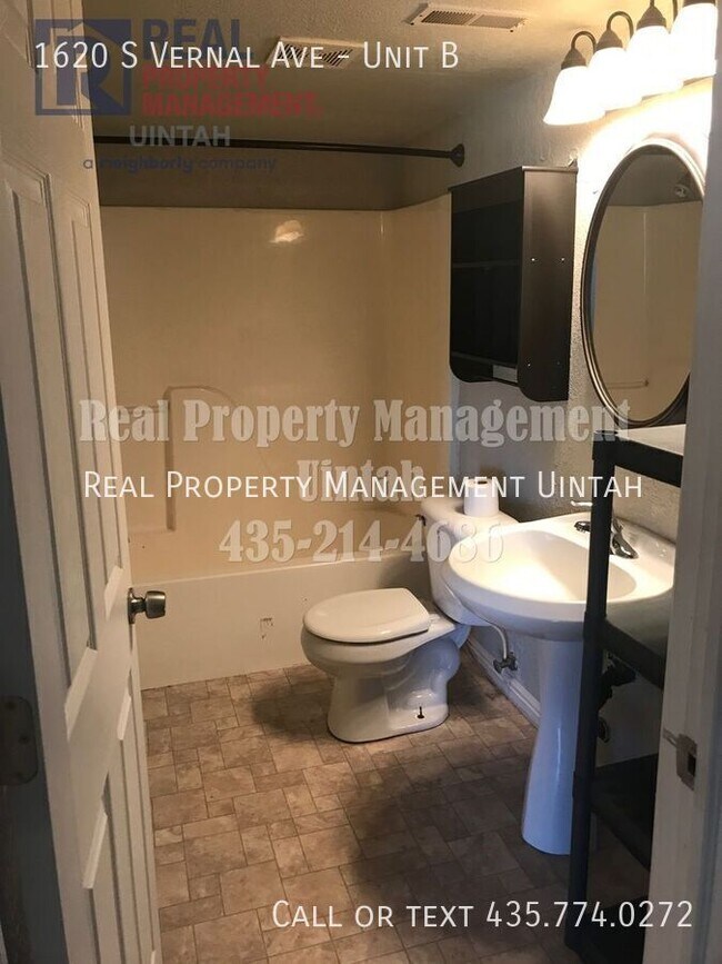 Building Photo - 1620 S Vernal Ave