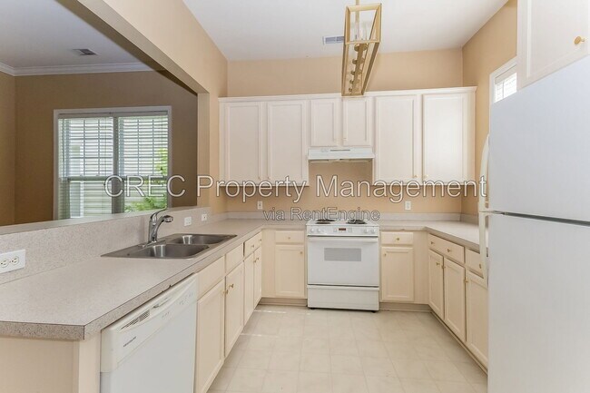 Building Photo - 105 Barberry St