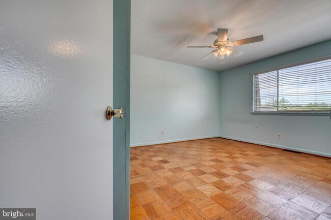 Building Photo - 7304 Park Village Ct
