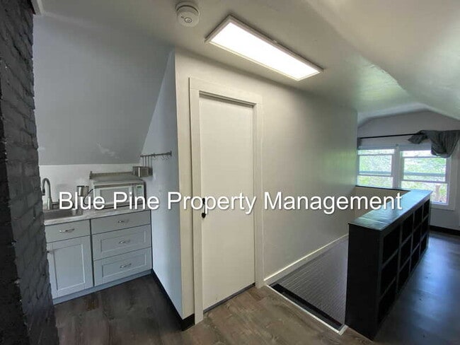 Building Photo - 306 Lawton St