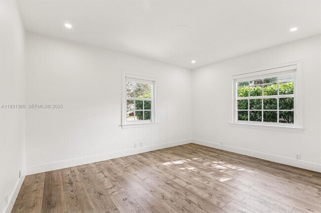 Building Photo - 3002 Segovia St