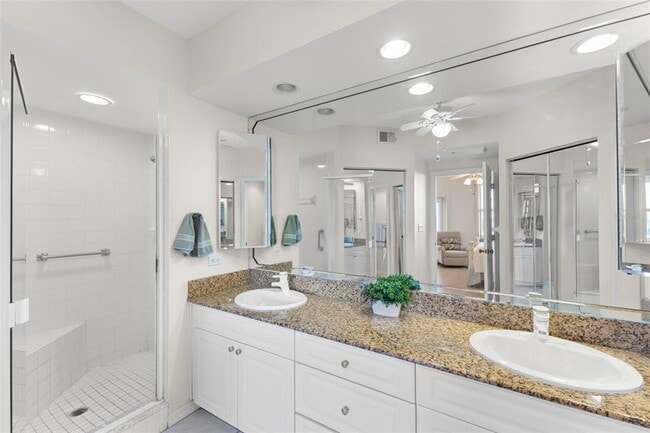 Building Photo - 6475 Shoreline Dr