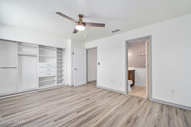 Building Photo - 56 Chippingwood Ln