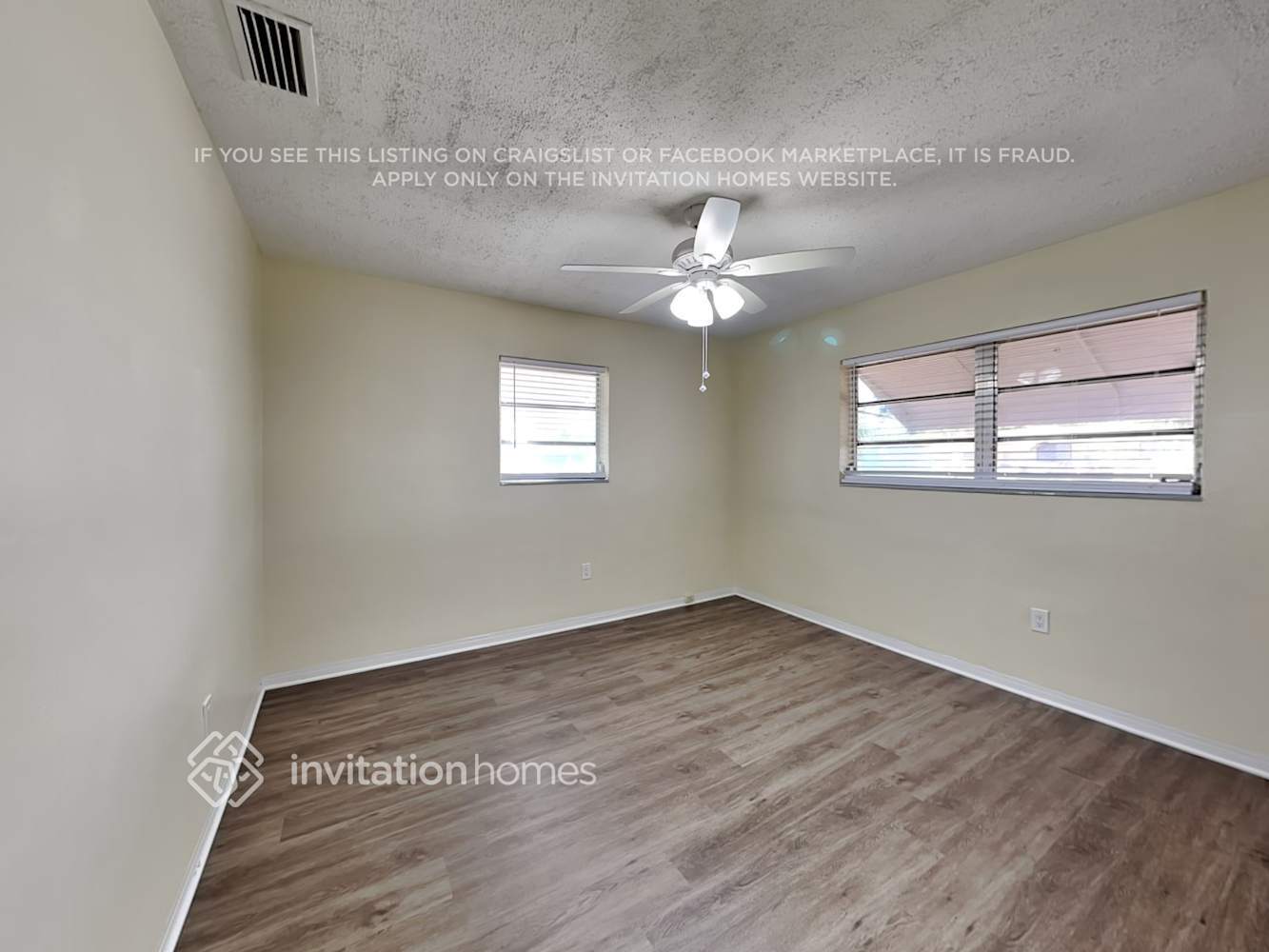 Building Photo - 3211 SW 64th Terrace