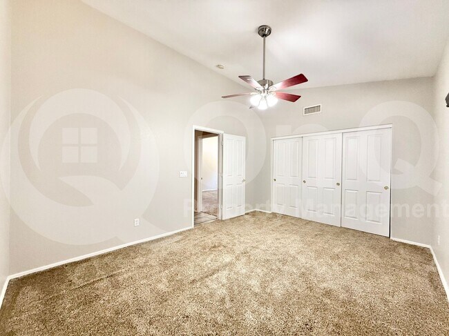 Building Photo - 1523 E Black Diamond Dr