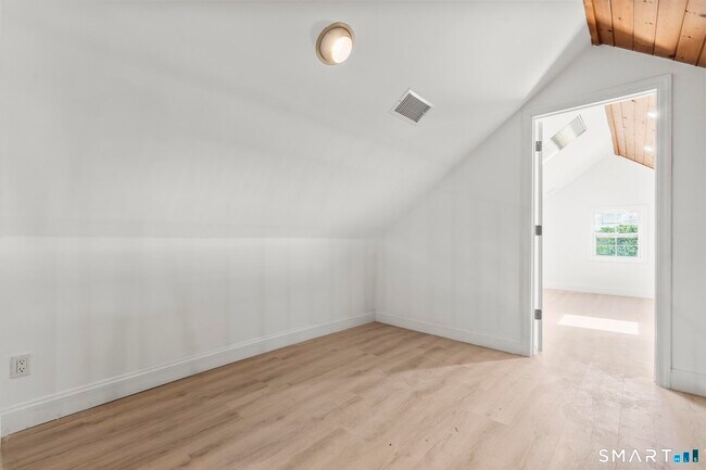 Building Photo - 64 Soundview Ave