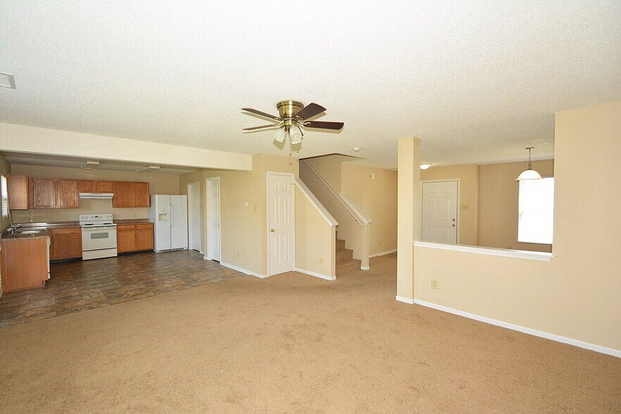 Building Photo - 5660 Grassy Bank Dr