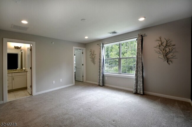 Building Photo - 1802 Devon Ln