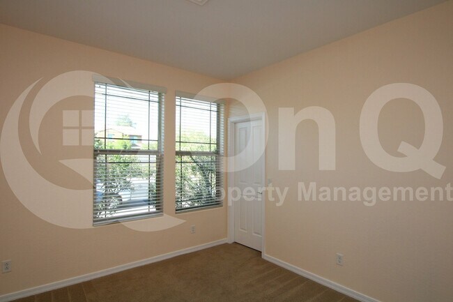 Building Photo - 1465 E Ibis St