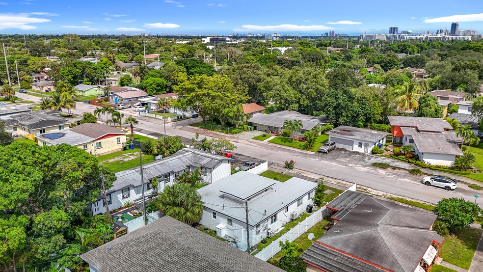 Building Photo - 401 NW 16th Ave