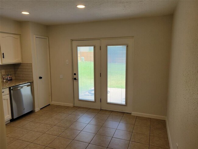 Building Photo - 22511 Market Square Ln