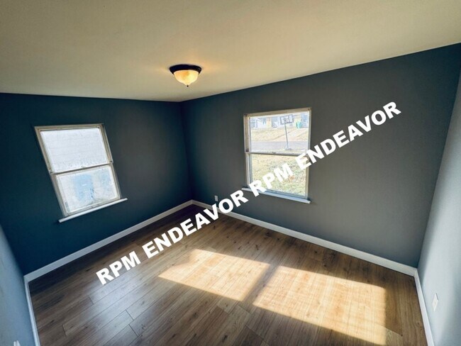 Building Photo - Freshly Updated 2-Bed Home with Bonus Room + New Appliances!