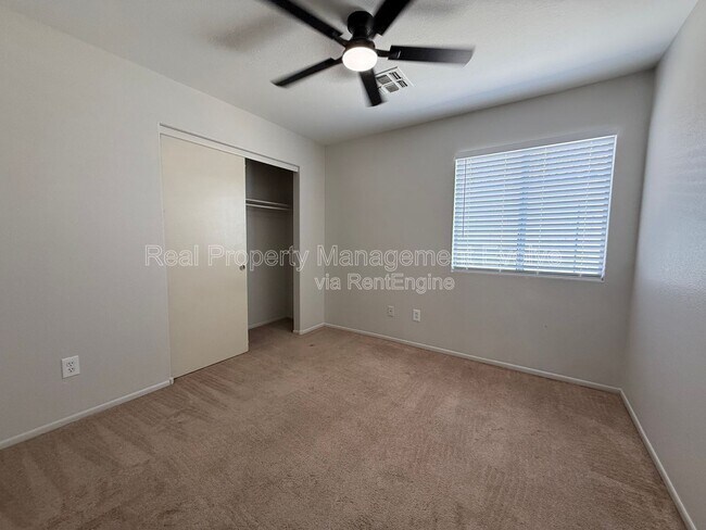Building Photo - 2340 E Derringer Way