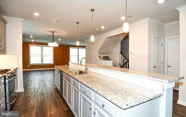 Building Photo - 20739 Heron Landing Dr