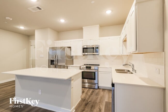 Building Photo - 345 N Centro Cir