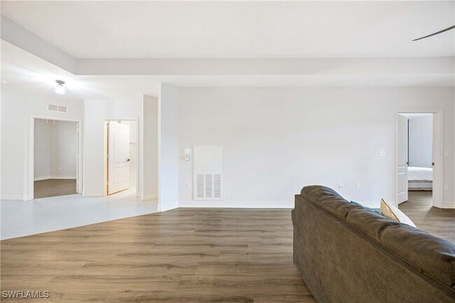 Building Photo - 7823 Regal Heron Cir