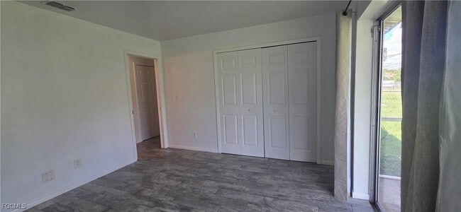 Building Photo - 933 SE 23rd Pl