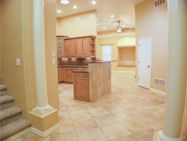 Building Photo - 303 Belden Ct