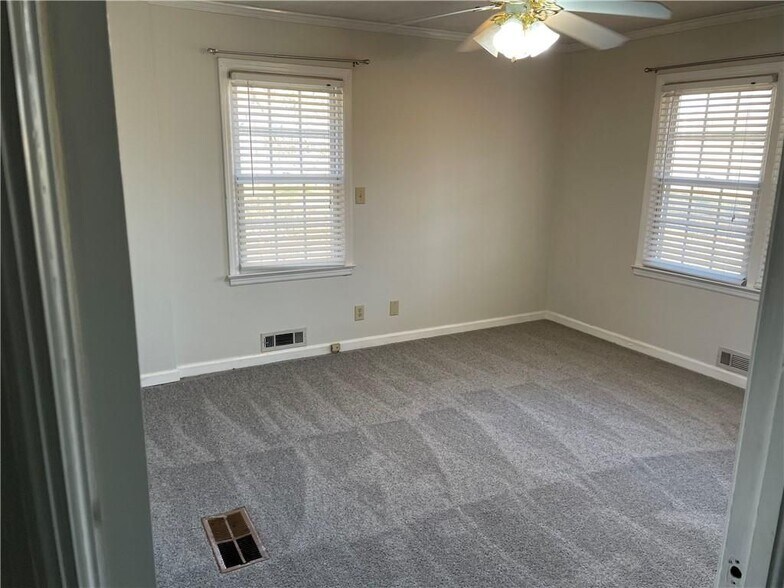 Building Photo - 3633 Loganville Hwy SW