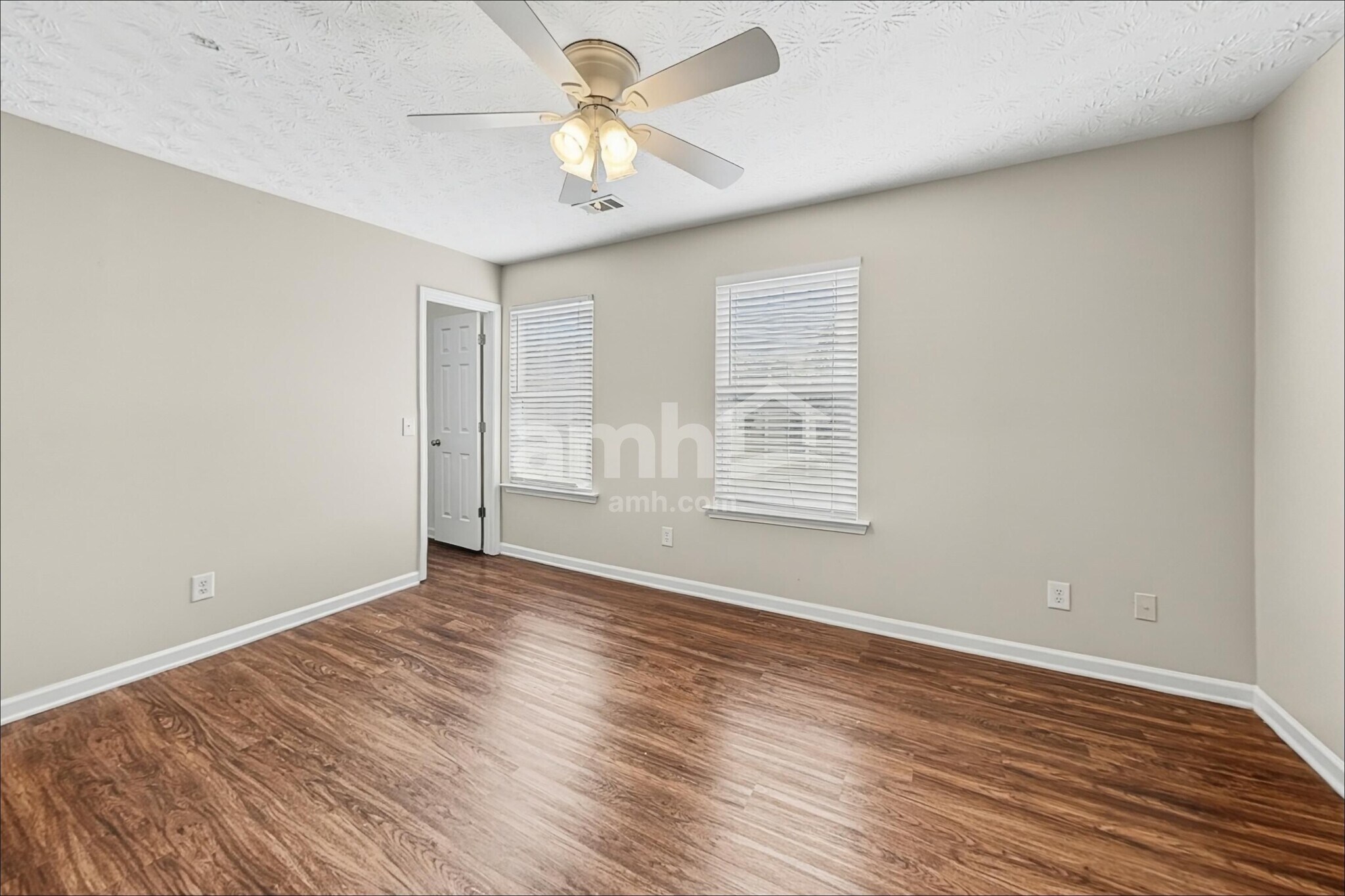 Building Photo - 6252 Whitetail Ct NW