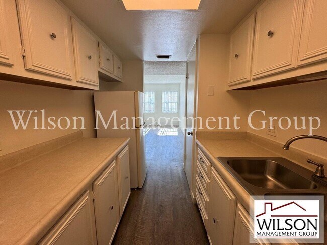 Building Photo - 523 S Summerlin Ave