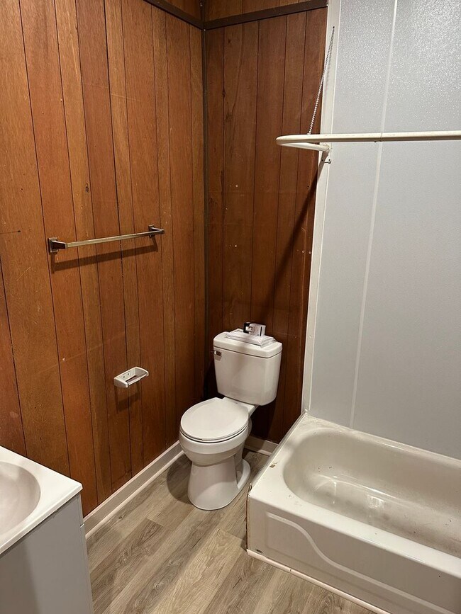 Building Photo - Available Now! Spacious 2 Bedroom, 1 Bathroom with Bonus Room & Huge Backyard