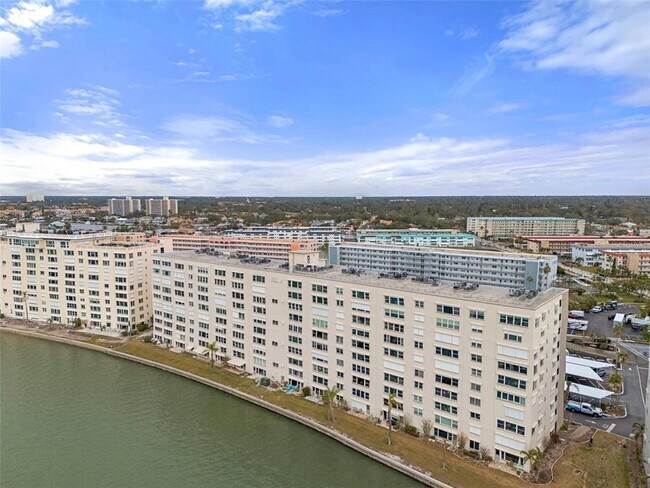 Building Photo - 5980 Shore Blvd S