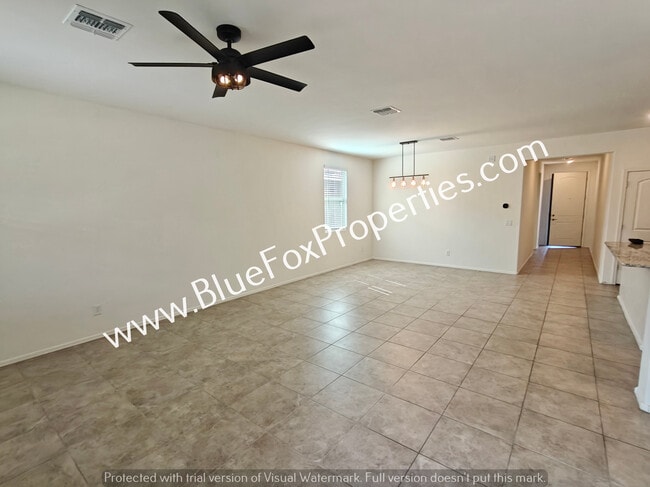 Building Photo - 7860 N Scholes Ave