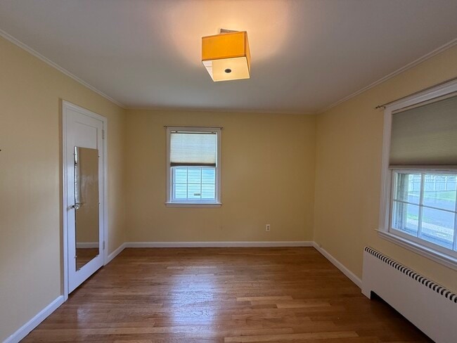 Building Photo - 1655 Edward Ter
