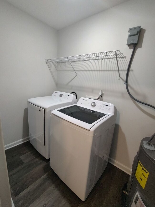 Building Photo - Move in Ready! Easy & Quick move-in process