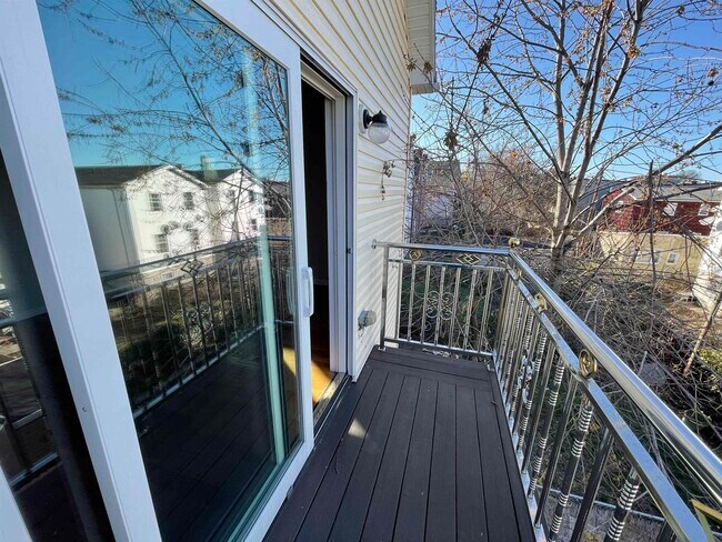 Building Photo - 60 Bostwick Ave