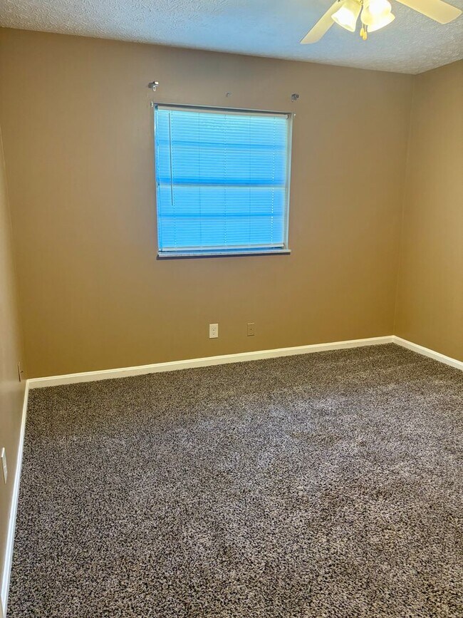 Building Photo - 3 bedroom home for rent
