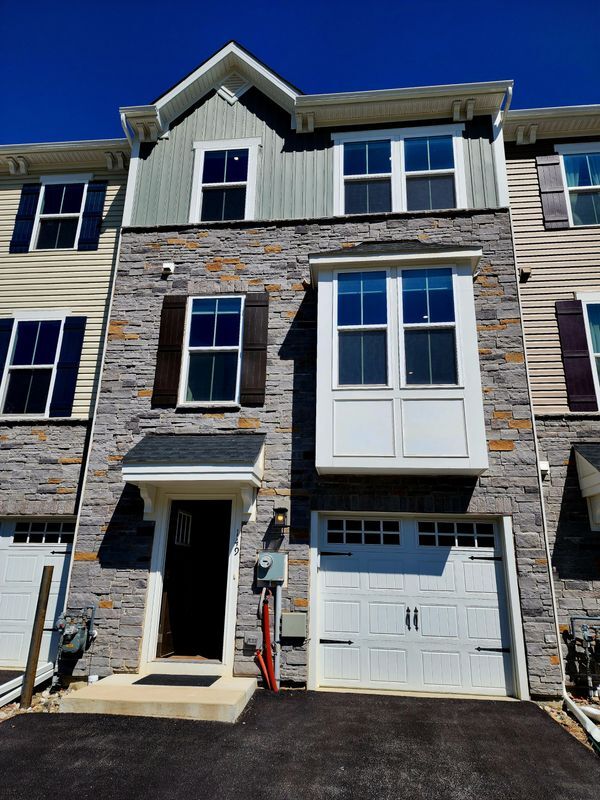 Building Photo - 149 Glory Maple Ln