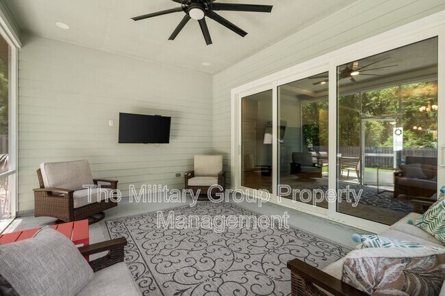 Building Photo - 6901 SW Lugano Ct