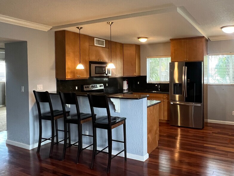 Building Photo - 1353 Holly Heights Dr