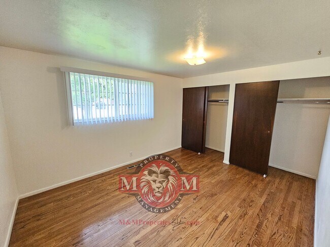 Building Photo - Spacious 5 Bd 3 Ba Home Cottonwood Heights