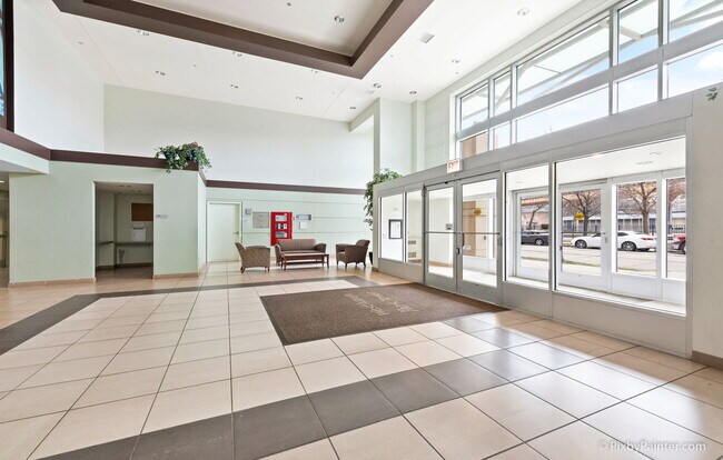 Building Photo - 100 N Hermitage Ave